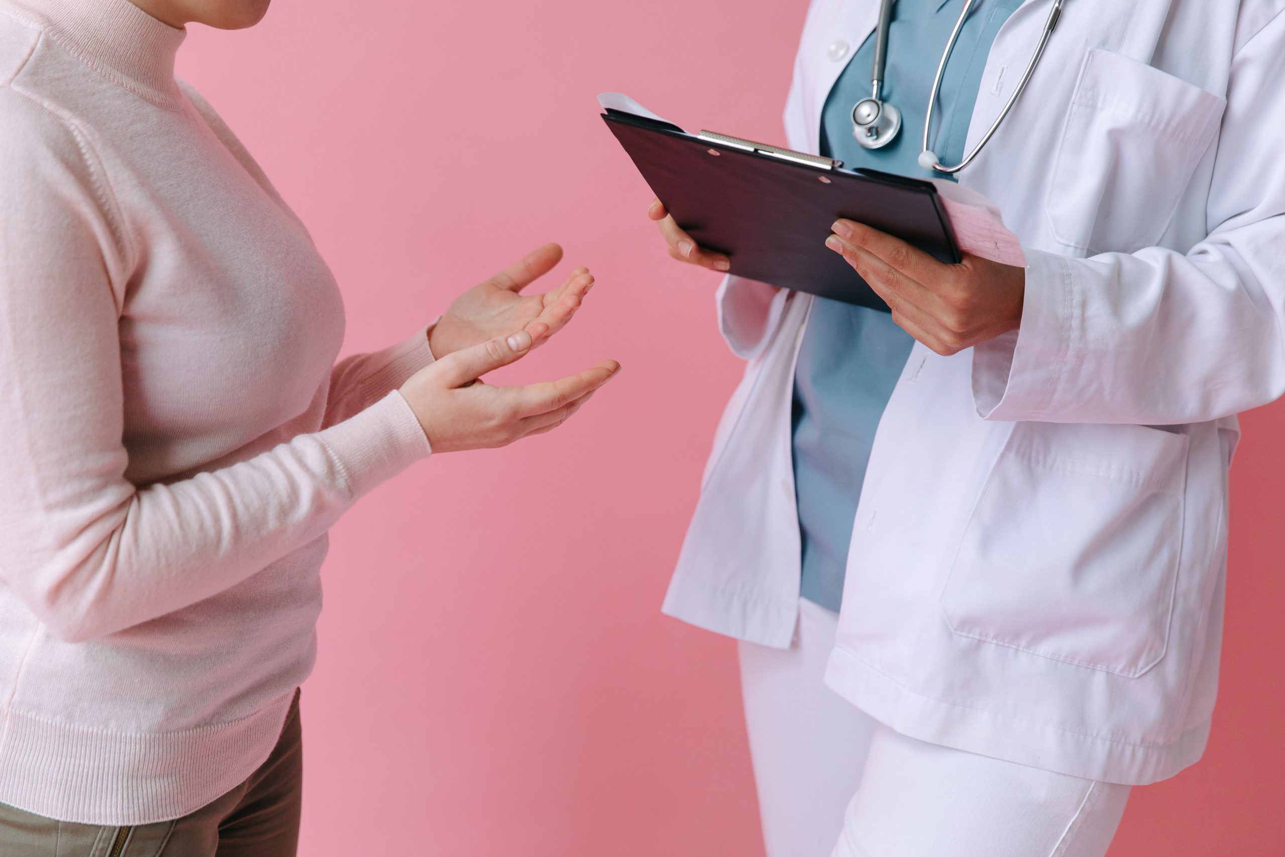 patient choosing between health plan types